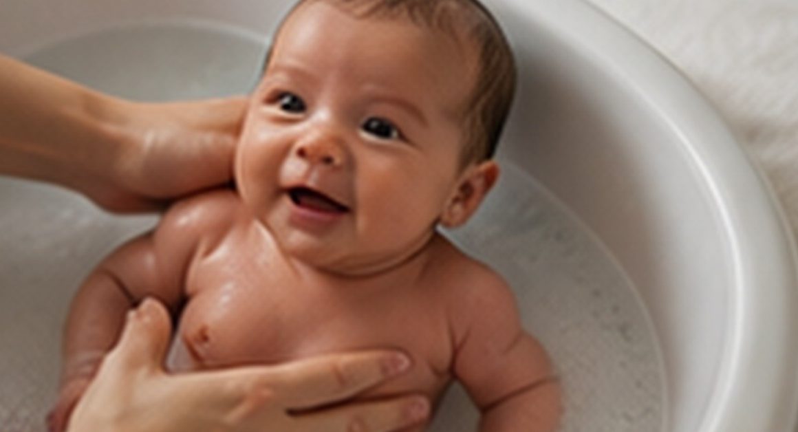 Newborn Bath Time Safety: A Simple Routine for the First Months