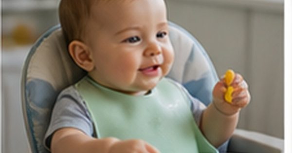 Starting Solids Readiness: Signs Your Baby May Be Ready for First Foods
